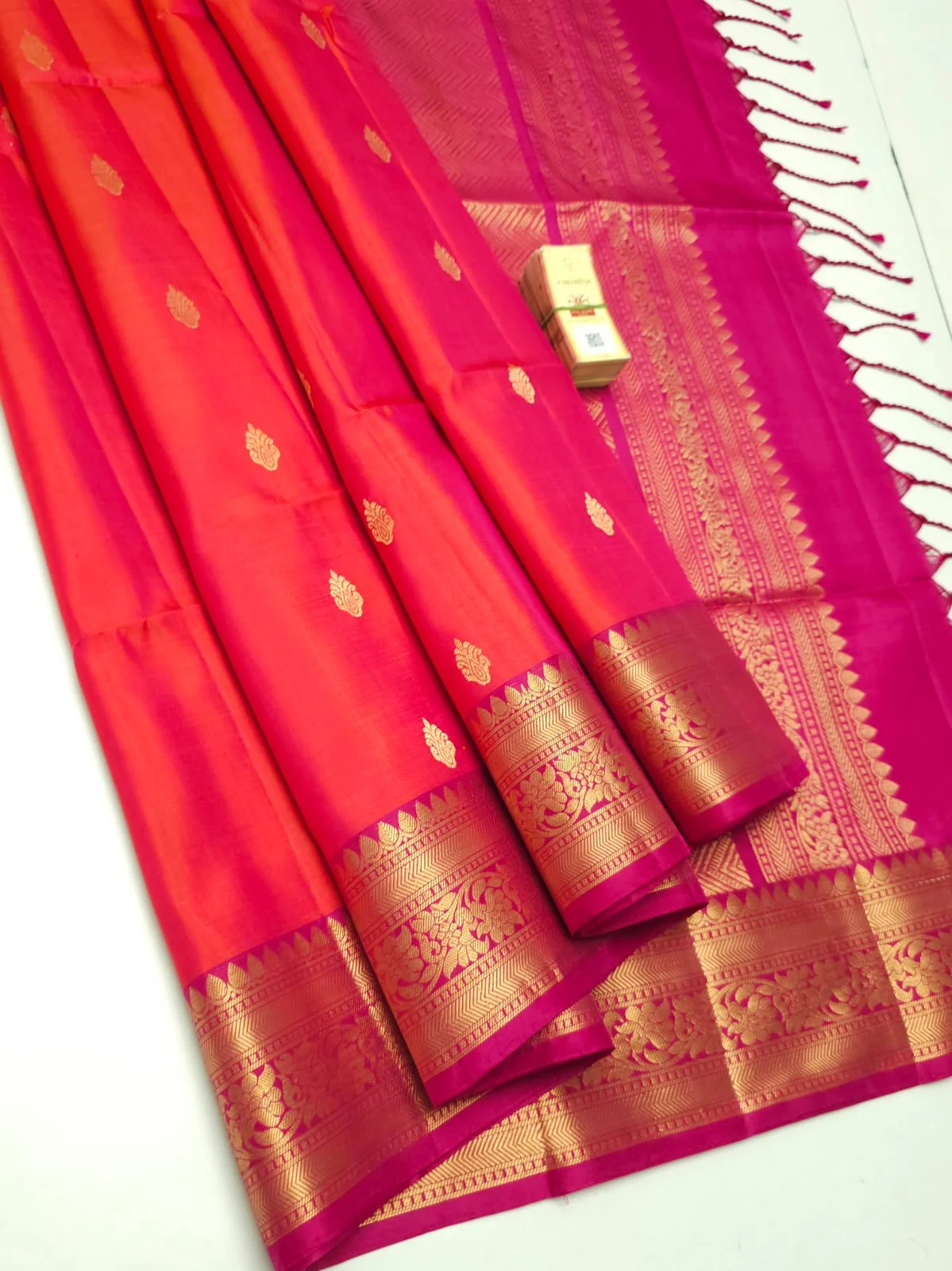 kanji Jaquard border Sarees -Reddish orange with pink